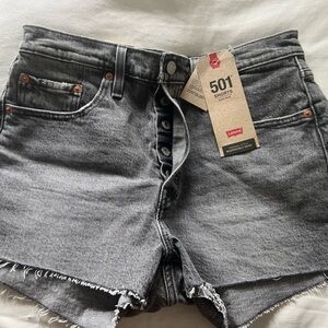 Levi’s women's 501 original high-rise jean shorts Size 28